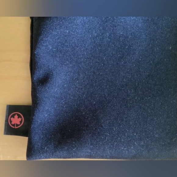 Air Canada Amenity Kit Business Class UNUSED Full Travel Bag Pouch Black - Picture 5 of 9